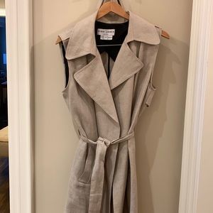 Linen long vest; size M; oatmeal colour. Very good quality piece. 2 pockets